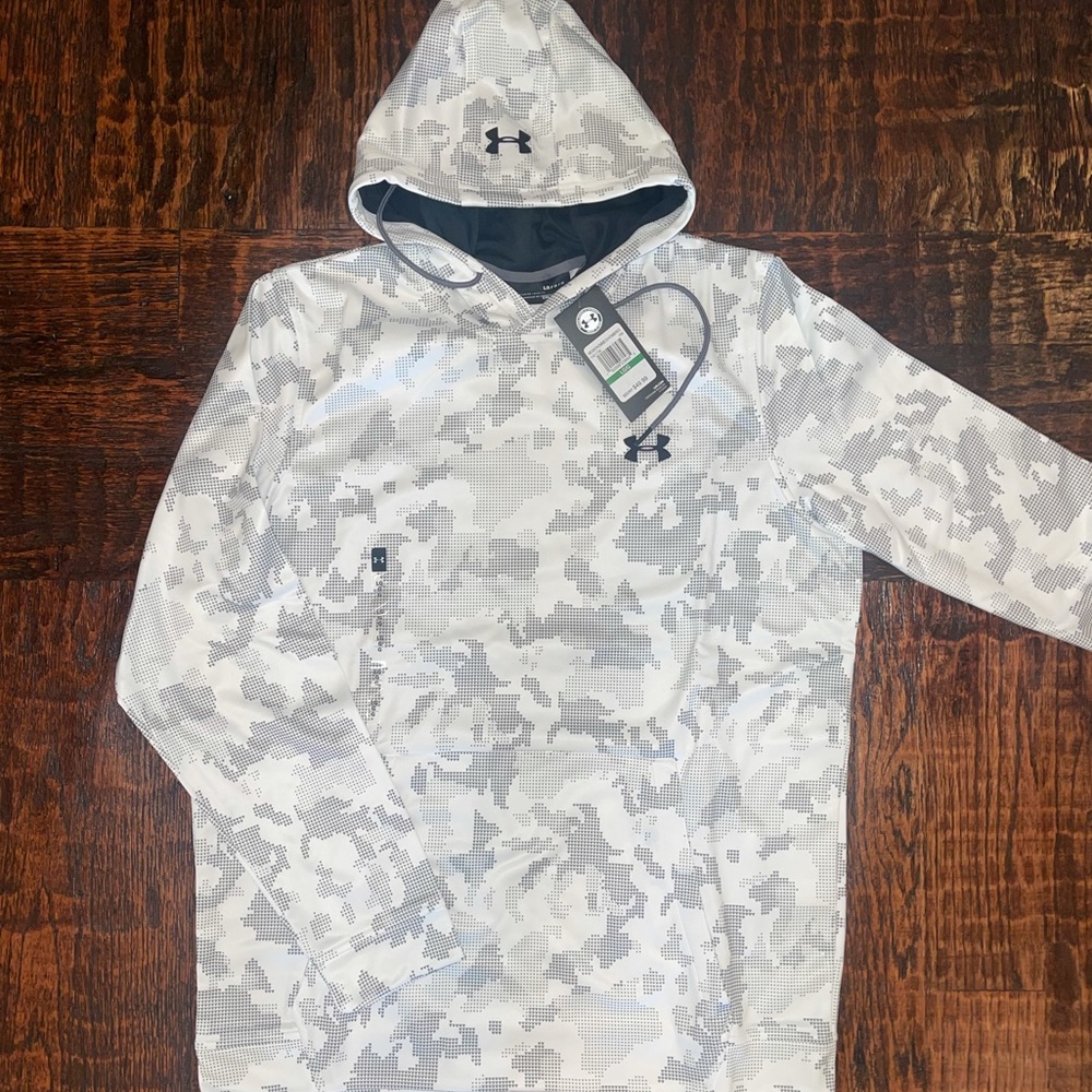 Men’s Large Under Armour hoodie